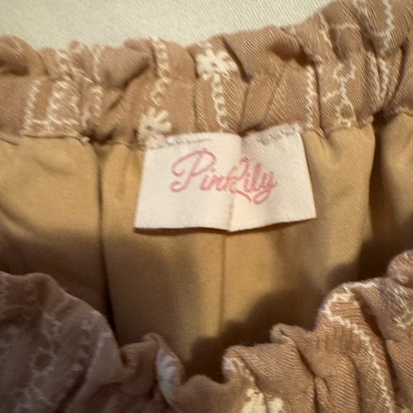 Off-Shoulder Ruffle Romper - Picture 4 of 4